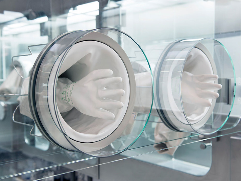 Kiểm tra găng tay