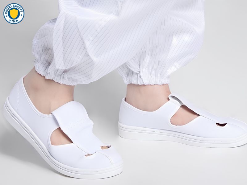 Vai trò của giày phòng sạch trong ngành công nghiệp